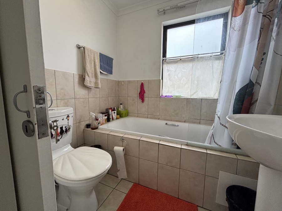 2 Bedroom Property for Sale in Glenlilly Western Cape